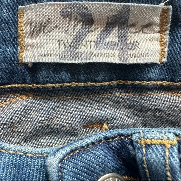 WeThe FreeSomewhere OverTheRainbowflare jeans blue wash with a rainbow accent - Picture 10 of 14